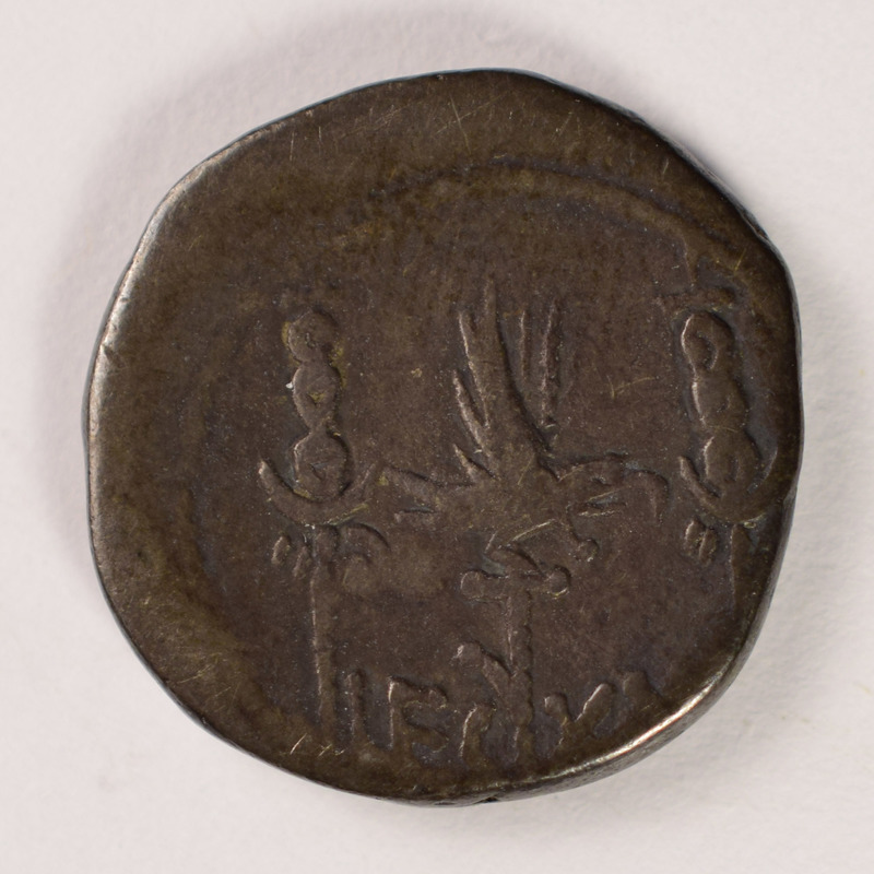 struck to pay M. Antonius’ troops before the battle of Actium; = 0010; ø dif coll; http://www.wildwinds.com/coins/imp/marc_antony/i.html . Octavian allowed Antony's troops to keep their freedom and did not demonetize these 'Legionaire' issues.